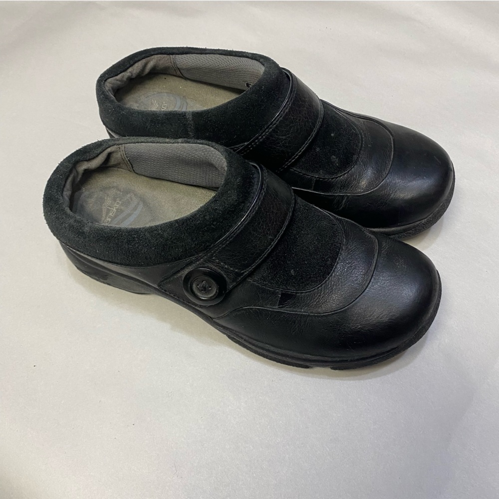 Dansko Womenās Kaya Clogs Size 7 Leather Upper Slip Resistant Shoes Medical